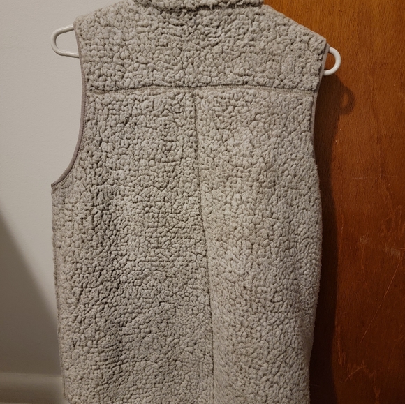Thread and supply sherpa vest - Picture 2 of 2